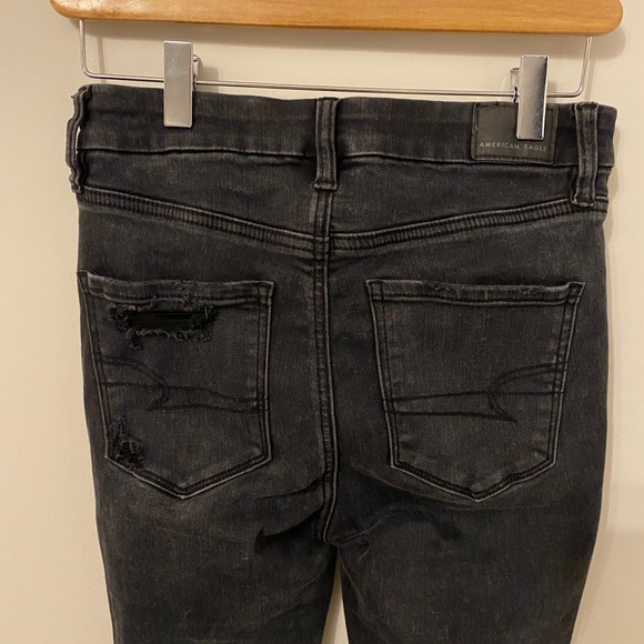 Ripped high waisted jeans size 2 from American Eagle - Picture 1 of 3